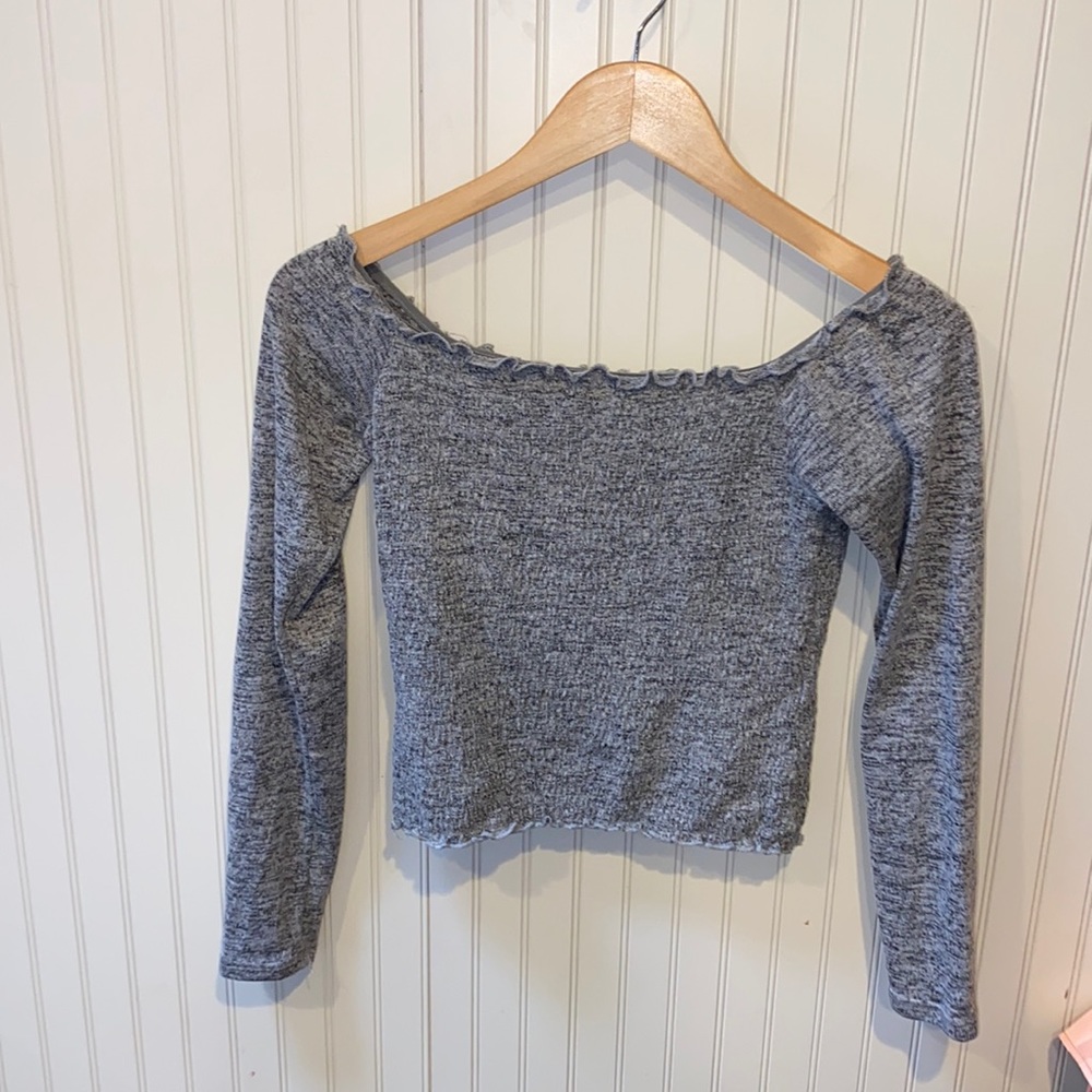Off the shoulder long sleeve blouse 🥰